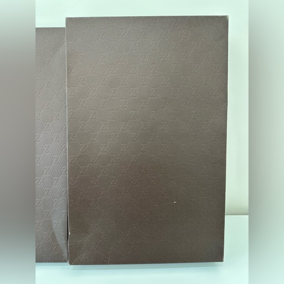 Gucci Brown Gift Box (with minor flows) & Ribbon| 15x9.75x2.75 inches - Picture 4 of 12